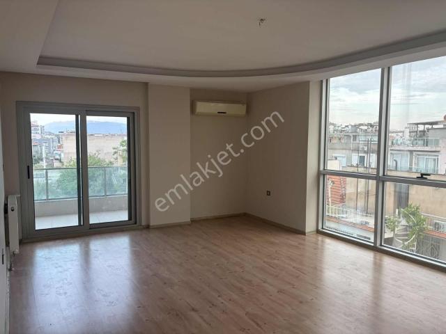 Ataşehir Bekişoğlu Rezidans'ta Kiralık Kilerli Köşe Konumda 3+1