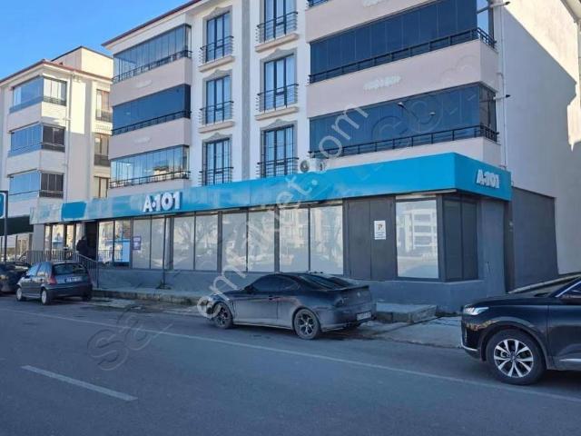 Ataşehir Bulvar Üstü Satılık 490m2 Depolu Dükkan