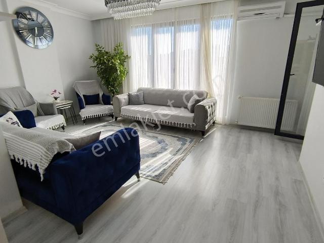 Ataşehir De Site İçinde Otaparklı Geniş Yüksek 2+1 Daire