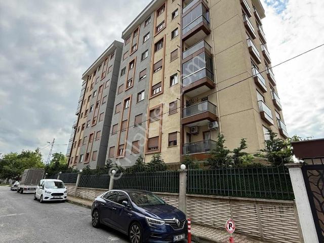 Ataşehir Esatpaşa Mah.site İçerisinde 4+1 Dubleks Daire