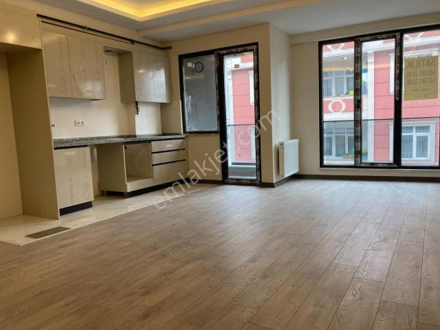Ataşehir Fetih Mahallaesi Libadiye Caddesine Yakın Konumda 2+1
