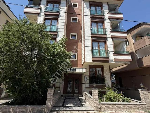 Ataşehir İnönü Mh.ana Caddeye Ve Metroya Yakın Ferah Kiralık 1+1