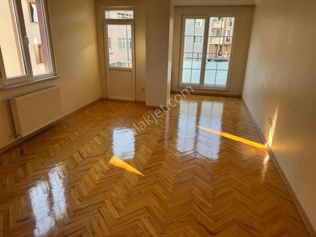 Ataşehir İnönü'de  Balkonlu Geniş, Ferah, Bakımlı 3+1 Daire