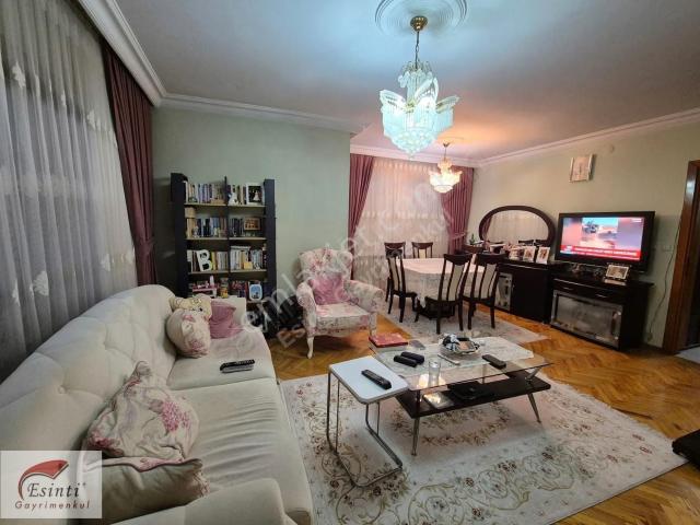 Ataşehir İçerenköy'de Satılık 3+1 Daire, 120m², Merkezi Konum