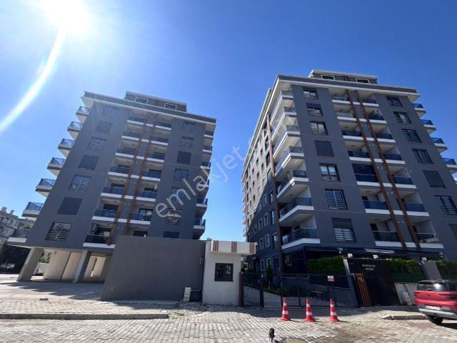 Ataşehir İzban Tramvay Yakını Müstakil Bahçeli Geniş Havuzlu 2+1 Kiralık Daire