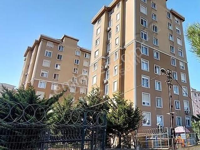 Ataşehir Let's Club Bitişiği Geniş Oturuma Hazır Boş 3+1 140m2