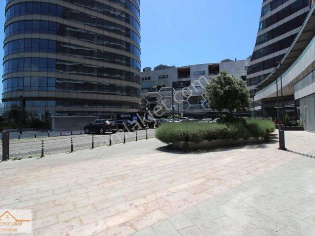 Ataşehir Metropol Eşyalı Kiralık Yüksek Kat Daire