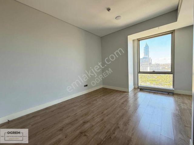 Ataşehir Metropol İstanbul C Blok 1+0 Stüdyo Satılık Daire