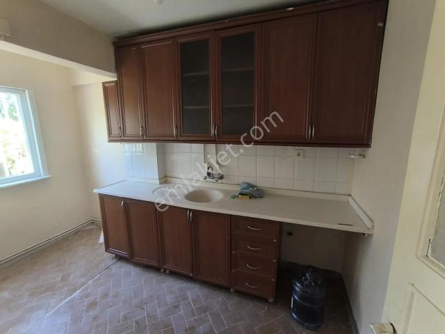Ataşehir Mevlana Mah.geniş Kiralık 2+1