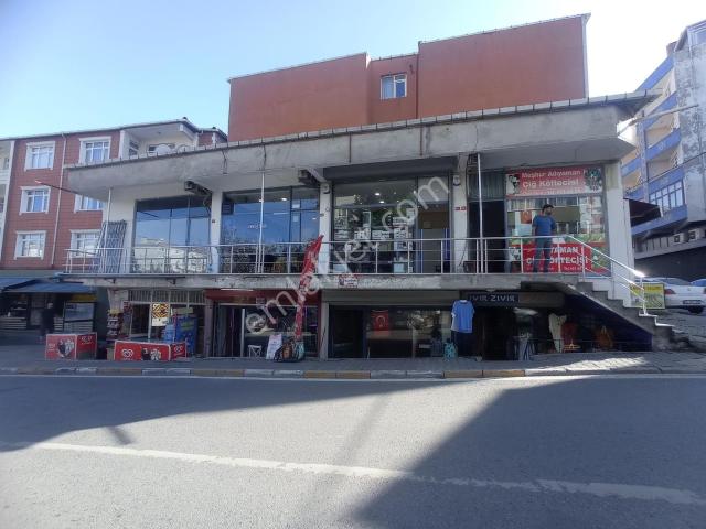 Ataşehir Mevlana Mah.sakarya Cad.üzeri Boş Satılık Dükkan