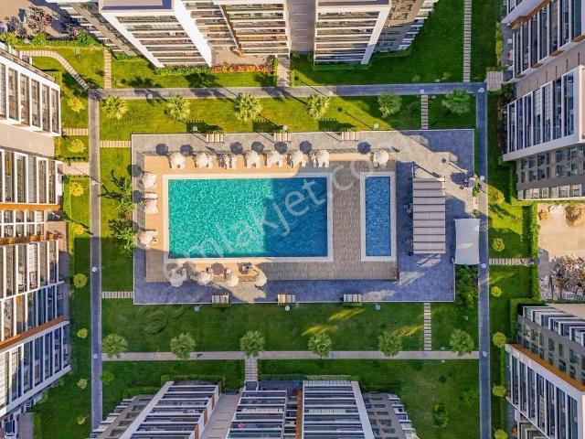 Ataşehir Modern'de Emsalsiz Peyzaj Manzaralı 2+1 Satılık Daire