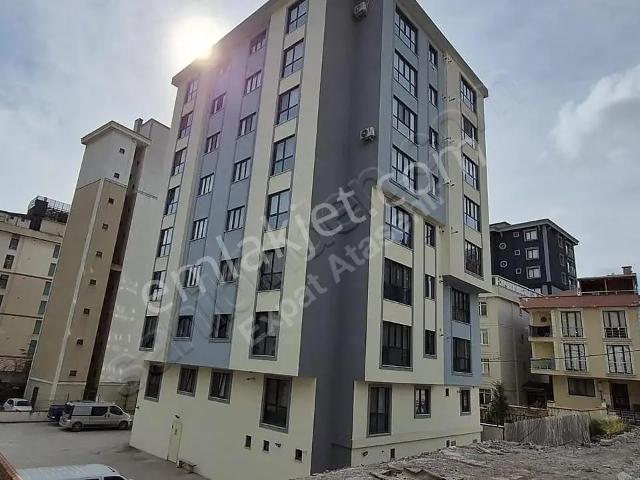Ataşehir Novada Civarı Genç Binada Köşe Daire 1+1 70m2