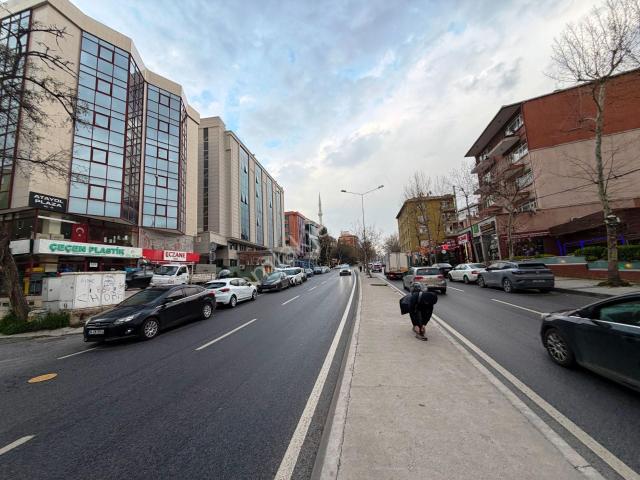 Ataşehir Prestijli Bölgede Kurumsala Uygun 3.kat Satılık İşyeri