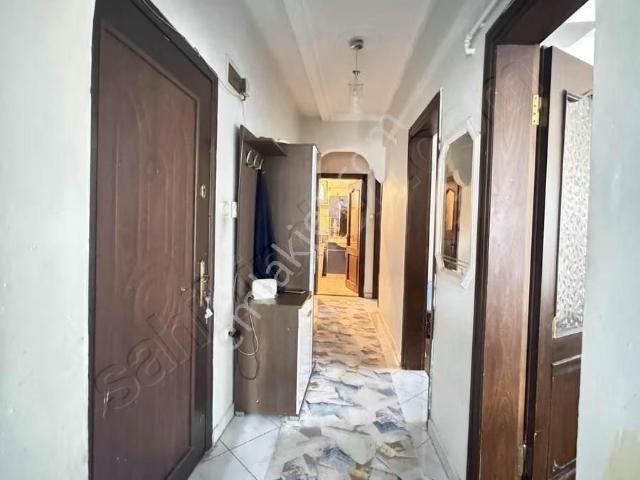 Ataşehirde Satılık Arakat 2+1 Daire toprak Tapulu