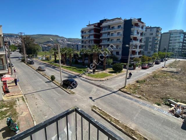 Ataşehirde 8258 Sokakta Arakat Kiralık 3+1 Daire