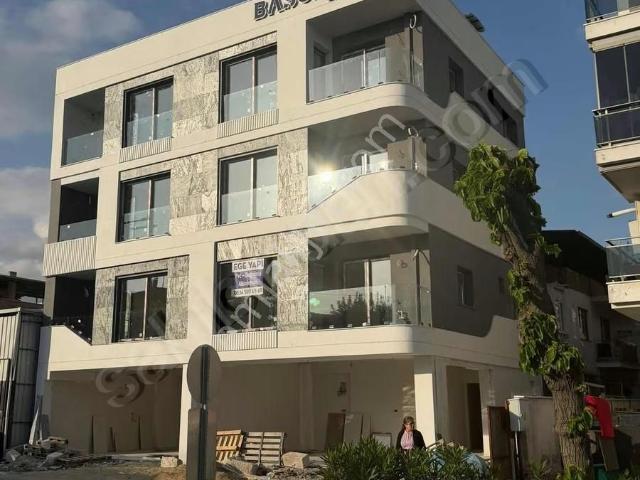 Ata Mahallesi Ana Yol Üzeri Satılık 2+0 Daire