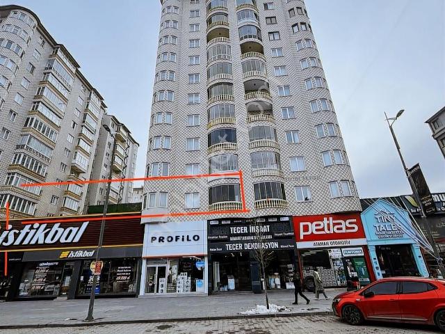 Atacan,dan Atatürk Caddesi Caddeye Cepheli Teraslı Lüks Daire