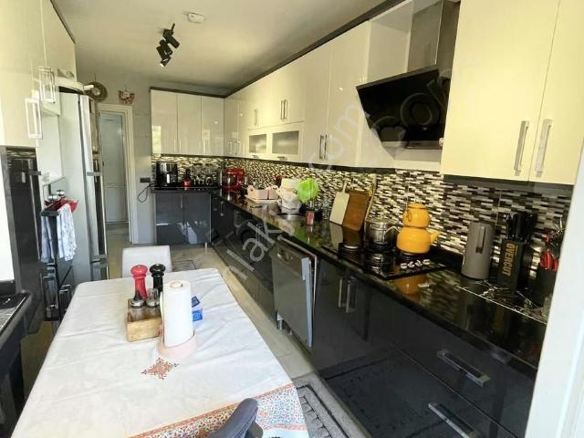 Atakent Mah.avrupa 1 Konutları Satılık Ful Tadilatlı 3+1 Daire