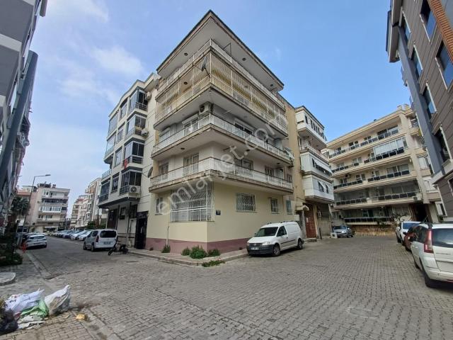 Atakent Fen Bilimleri Dershanesi Sokağı Tadilatlı Satılık 3+1