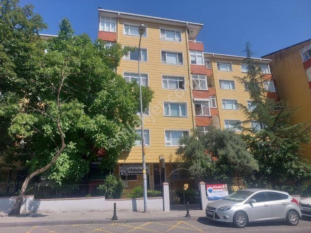 Atakent Reşitpaşa Caddesi Üzeri Metroya Yürüme Mesafesinde 3+1