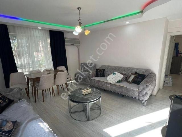Atakent Tramvay Altı Okul Yanında Satılık İçi Temız Satılık 3+1 Daire