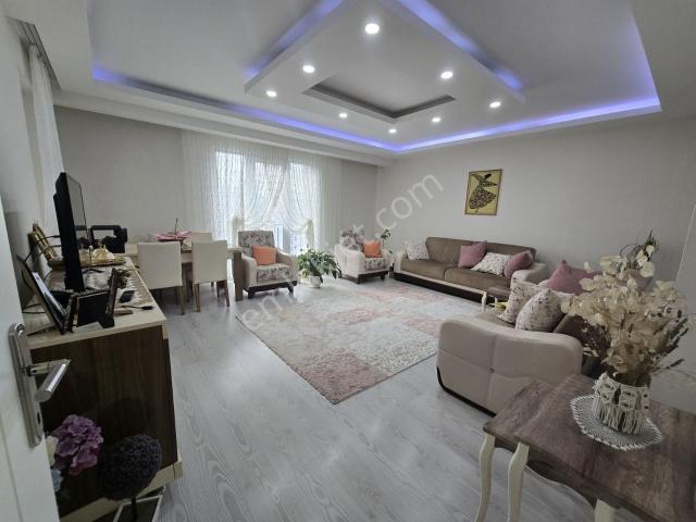 Atakent'te Acil Satılık 3+1 Deniz Manzaralı Geniş Lüks Daire