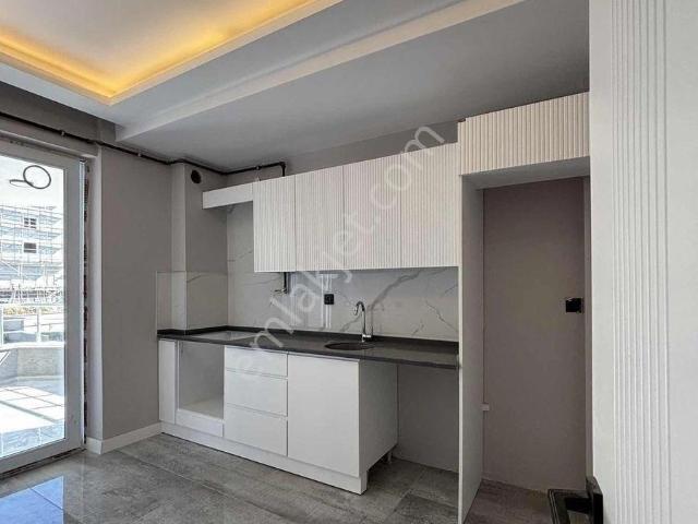 Atakentte Salon Mutfak Ayrı Satılık Lüks 2+1