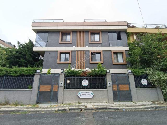 Atakent'te Site İçi Hem Konut Hem İş Yerine Uygun Satılık Lüks Villa