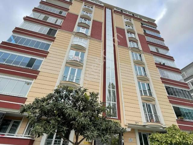 Atakent'te Tramvaya Komşu Deniz Manzaralı Geniş 3+1