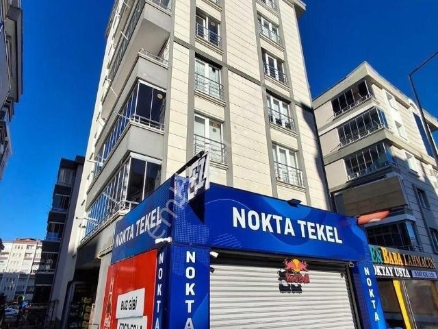 Atakentte Yola Cephe Arakat Satılık 3+1 Daire