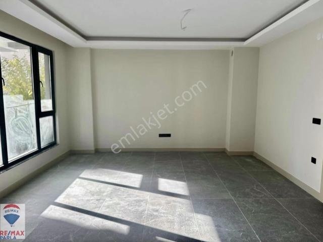 Atakum 19 Mayıs Bulvarına Emsalsiz Büyüklükte Satılık 1+1 Daire