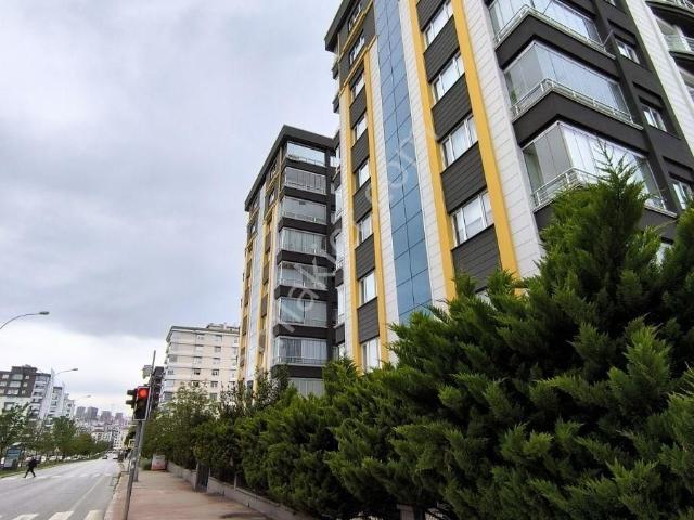 Atakum Cağaloğlu'nda Ulaşıma Yakın Geniş Kiralık 3+1 Daire