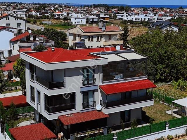 Atakum Taflan'da Denize Yakın Krediye Uygun 3 Katlı Eşyalı Villa