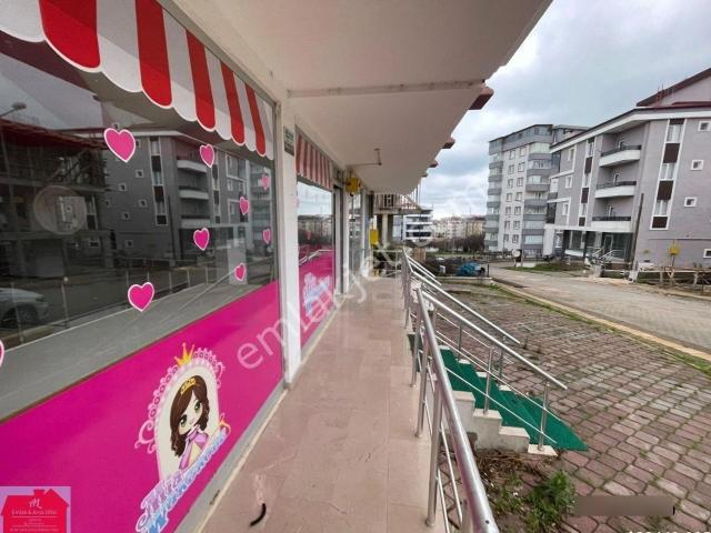 Atakum Türkiş Bölgesinde Çağaloğluna 20 Metre 45m2 Depolu Dükkan