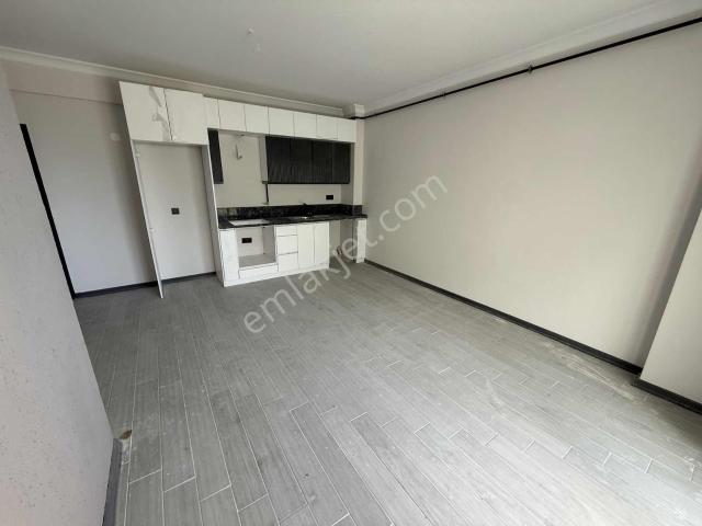 Atakumda. Ebeveyn Banyolu,çift Balkon,deniz Manzaralı 2+1 Daire