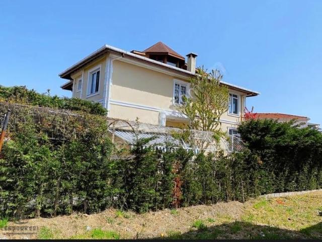 Çatalca Ceylankent Sitesinde Tripleks Villa