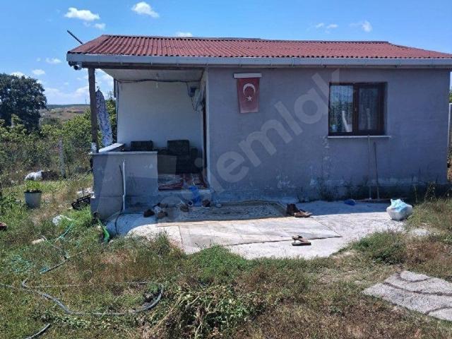 ÇATALCA BİNKILIÇ TA SATLIK 500m2 BAHÇELİ ARSA İÇİND1+1EV YAPILI SUYU ELEKTİRİY VAR