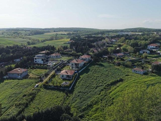 ÇATALCA KABAKÇADA VİLLALAR ARASINDA 850 M PARSEL