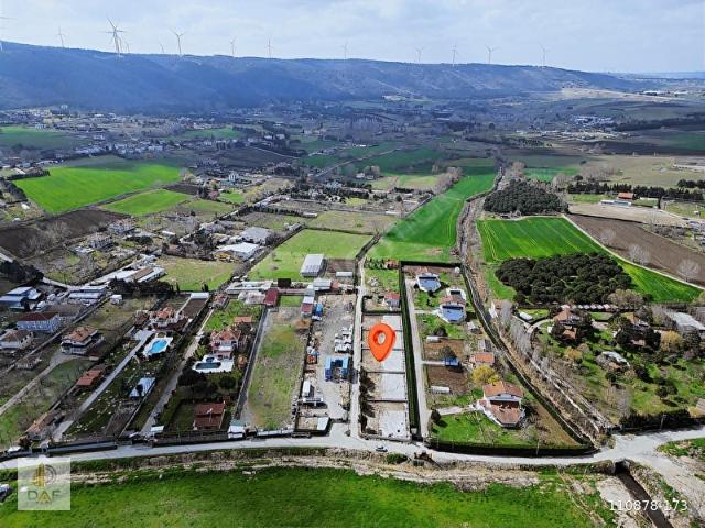 ÇATALCA KALEİÇİNDE 580 m BETON ÇİTLİ TEMELLİ SATILIK ARSALAR