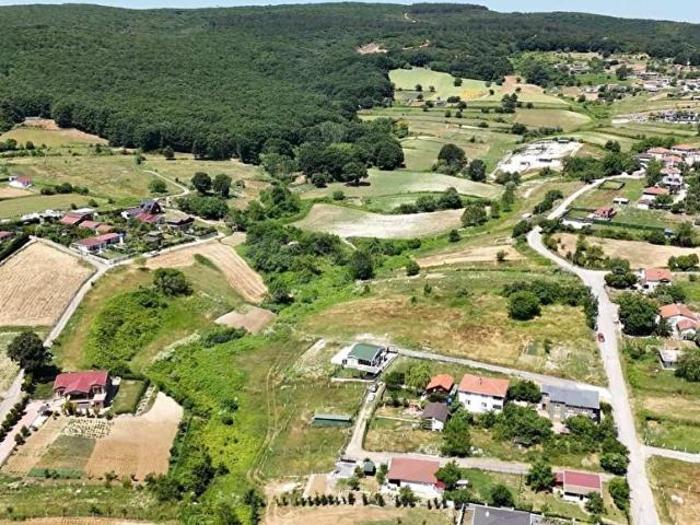Çatalca Çiftlikköyde İmar İçinde 235 m Hazır Arsa