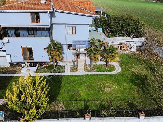 Çatalca Örcünlü Köyünde Satılık 6+2 Villa