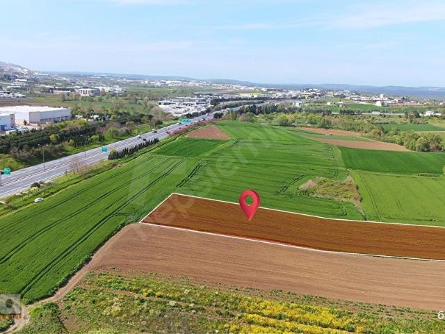 Çatalca Muratbey'de Gümrük Müdürlüğünün Önünde 421m Arsa