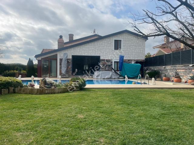 Çatalca Müstakil Villa Havuz Ve Bahçeli Eşyalı 2 Adet Villa