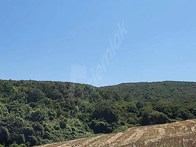 Çatalca'nın Gelişen Bölgesinde Satılık 1.070 m hisseli Tarla