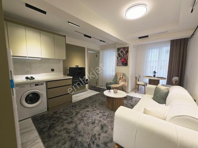 Atalar Mahallesinde Arakat Balkonlu 1+1 Kiralık Apart