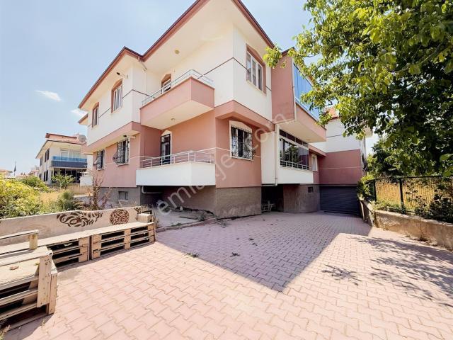 Çatalhüyük Mahallesi'nde Merkezi Konumda 2+1 Satılık Daire