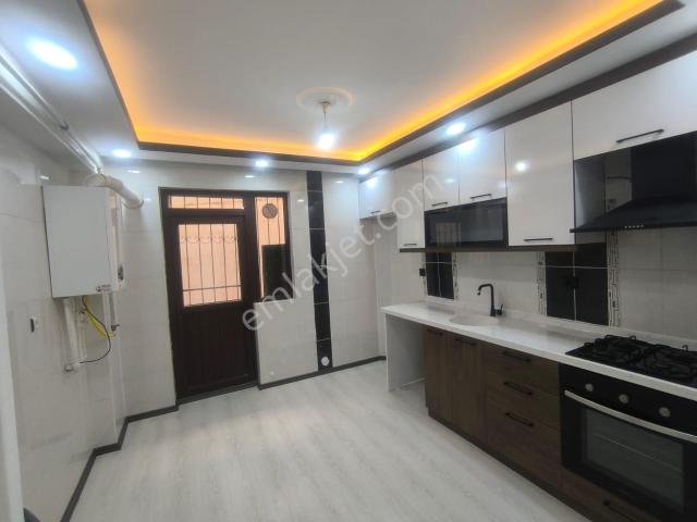 Atapark Mevlana Kültür Merkezi Arkası 3+1 Giriş Kat Yapılı Daire
