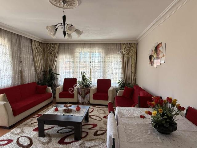 Atapark Ta Merkezi Konumda Asansörlü Çok Geniş Satılık 3+1 Daire