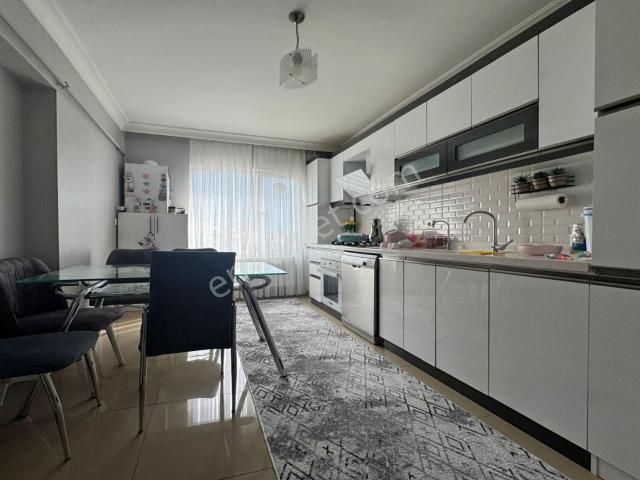 Atapark 340 Cadde Yakını Genç Binada Kat Konumunda Altında Daire