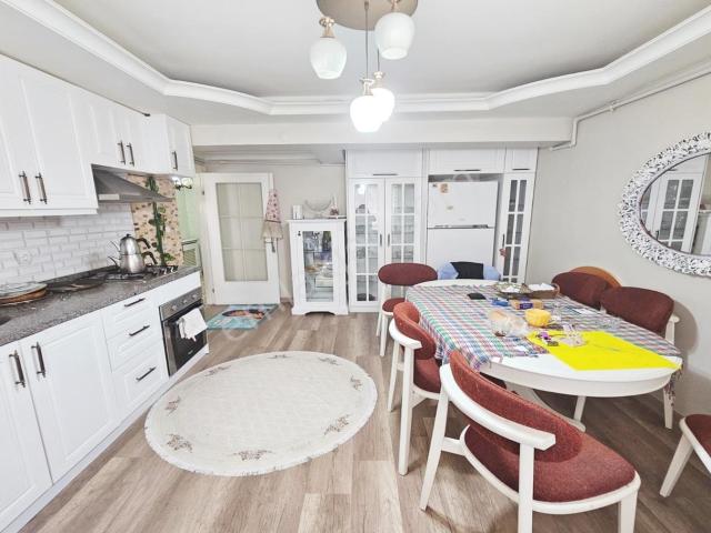 Ataparkta Geniş Ful+ful Yapılı Masrafsız Asansörlü Daire